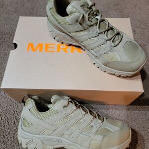 Merrell Men's Tan Hiking Shoes